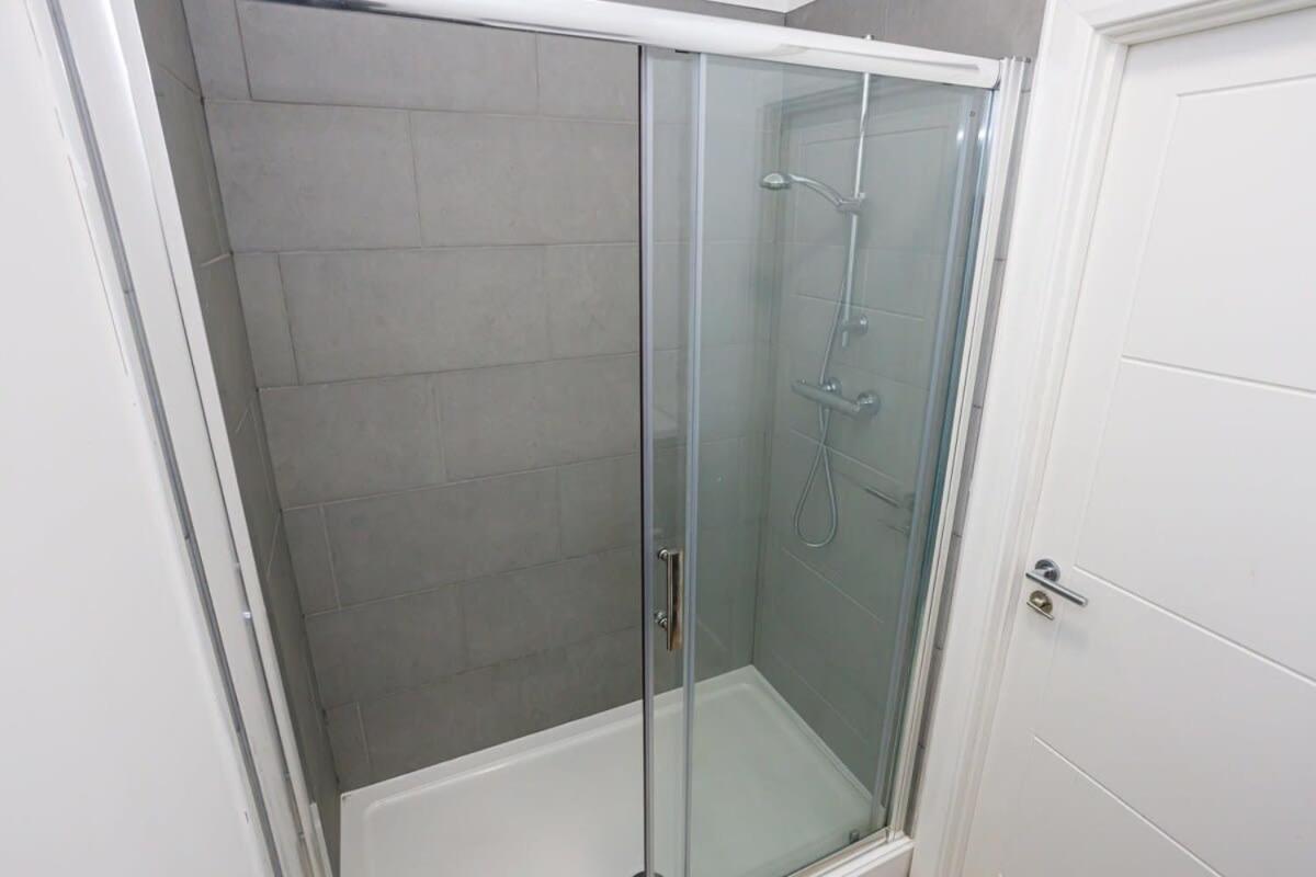 Contemporary 1 Bed Apartment Central Bolton Esterno foto